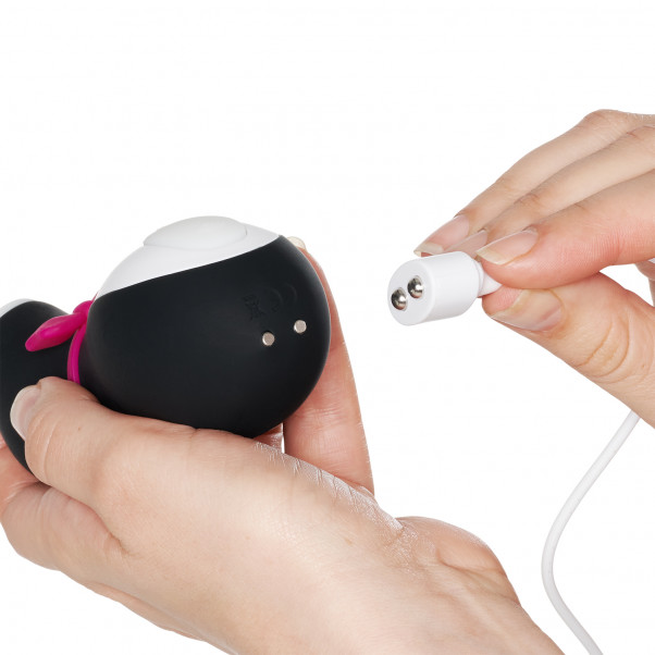 Satisfyer Pro Penguin Next Generation Klitorisstimulator produkt i hånd 51