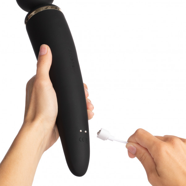 Satisfyer Wand-er Woman Vibrator produkt i hånd 51