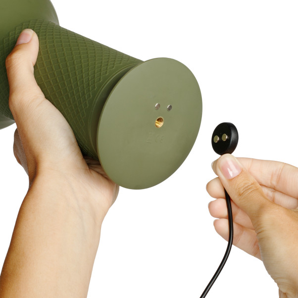 MYHIXEL MED App-styrt Treningsmasturbator Produktbilde med hånd 51