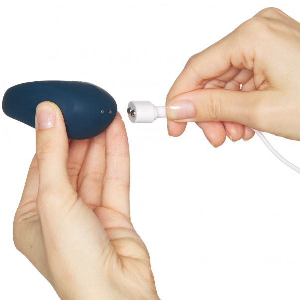 Satisfyer Strong One Vibrerende Penisring produkt i hånd 51