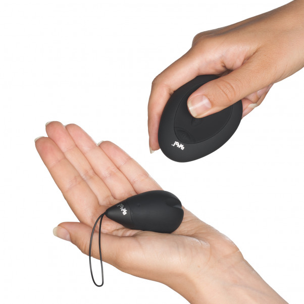 Bang! Ultra Powerful Vibrator Egg Produktbilde med hånd 51