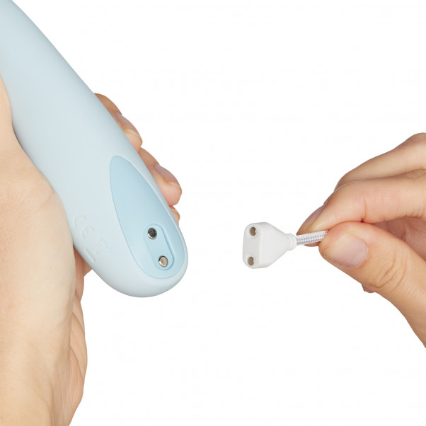 Dame Products Arc G-Spot Vibrator Produktbilde med hånd 51