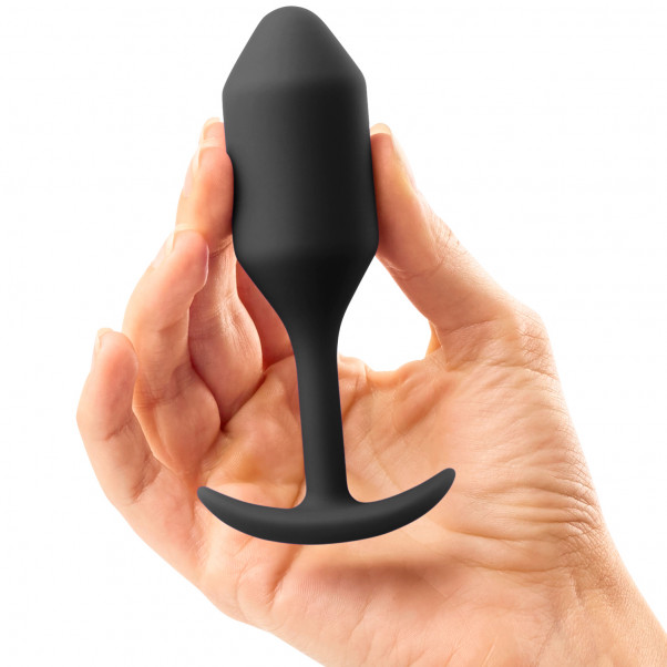 B-Vibe Snug Play 2 Analplugg produkt i hånd 50