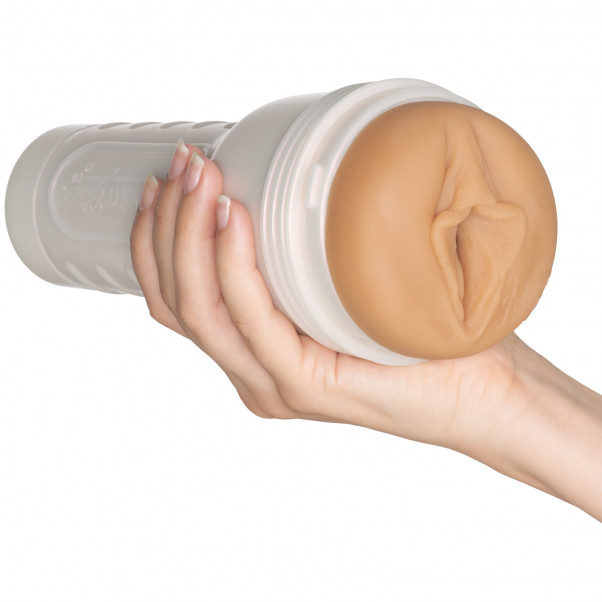 Fleshlight Girls Autumn Falls Cream Produktbilde med hånd 50