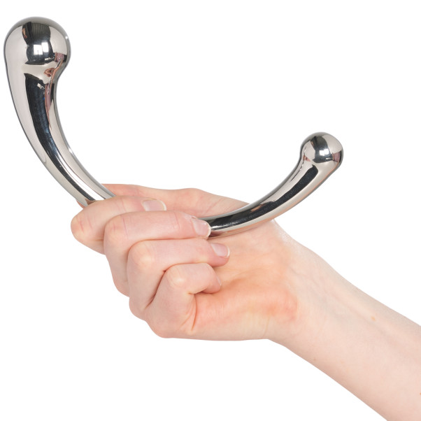 Sinful G&P Stål Dildostimulator 24 cm Produktbilde med hånd 50