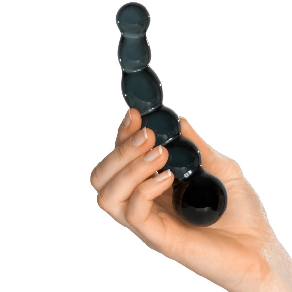 Sinful Him & Him Box Produktbilde med hånd 50