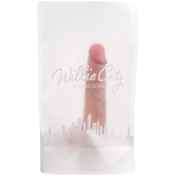 Willie City Super Realistic Silikondildo 21,5 cm Emballasjebilde 90