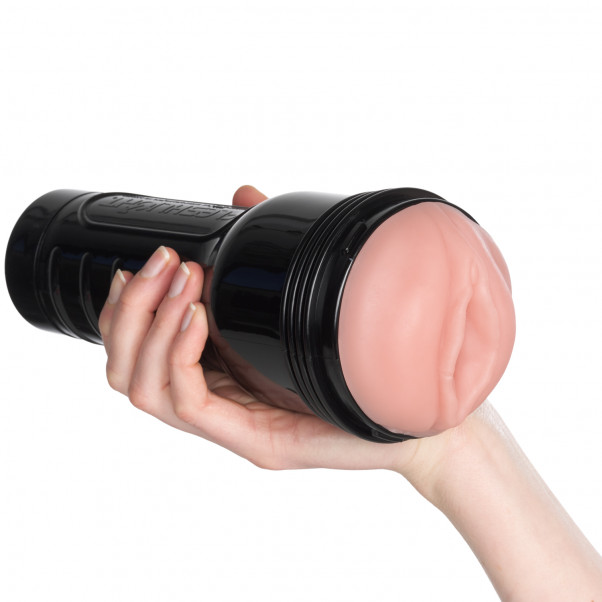 Fleshlight Pink Lady Destroya Masturbator Produktbilde med hånd 50