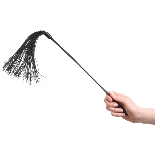 Sex & Mischief Silikon Tickler Produktbilde med hånd 50