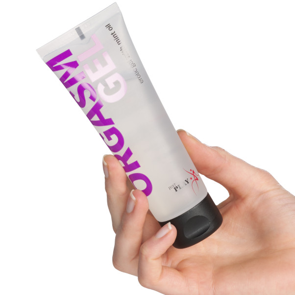 Just Play Mint Oil Orgasmisk Gel 80 ml Produktbilde med hånd 50