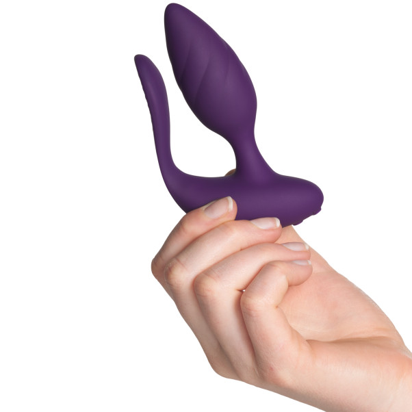 Rocks Off Cocktail Fjernstyrt Parvibrator Produktbilde med hånd 50