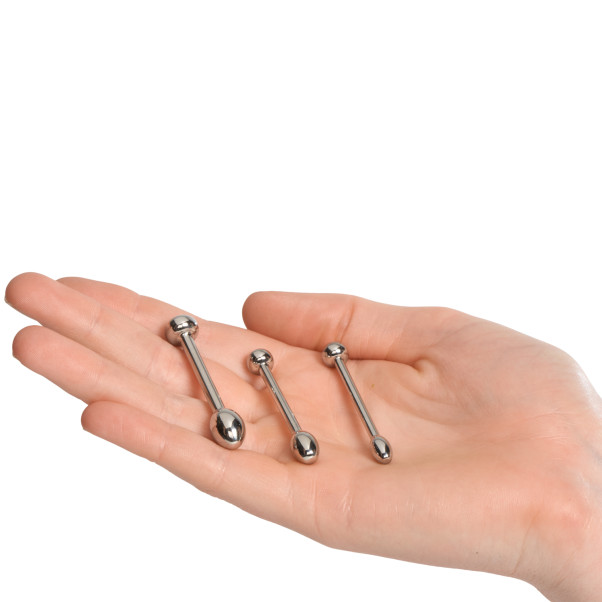 Ouch! Nail Metal Urethral Sound Pluggsett Produktbilde med hånd 50