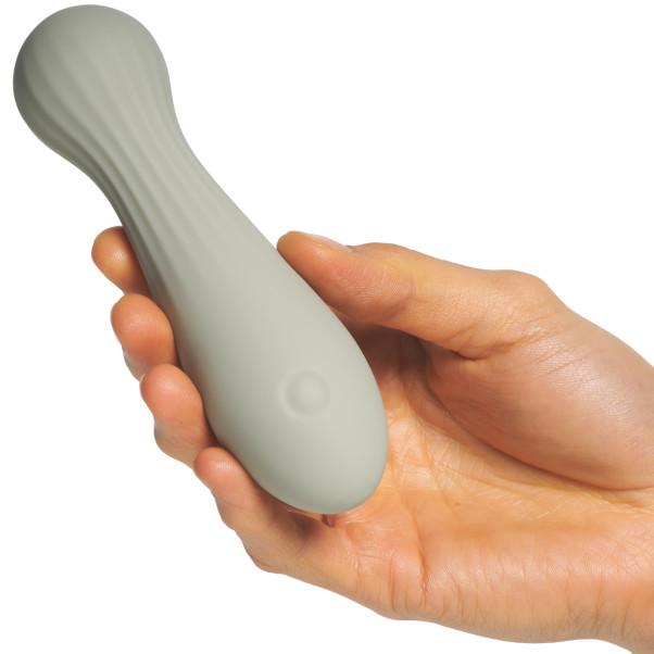 Amaysin Bliss Liten Oppladbar Wand Vibrator Produktbilde med hånd 50