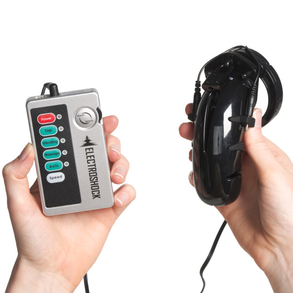 Electroshock E-stim Kyskhetsbelte Produktbilde med hånd 51