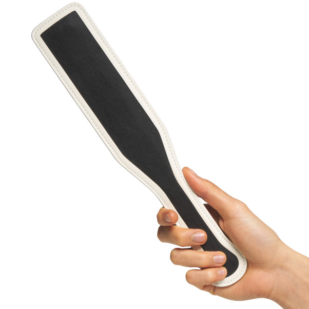 Master Series Kink In The Dark Glowing Bondagesett Produktbilde med hånd 52