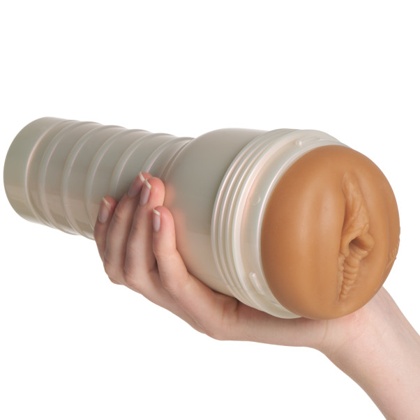 Fleshlight Girls Luna Star Glimmer Produktbilde med hånd 50