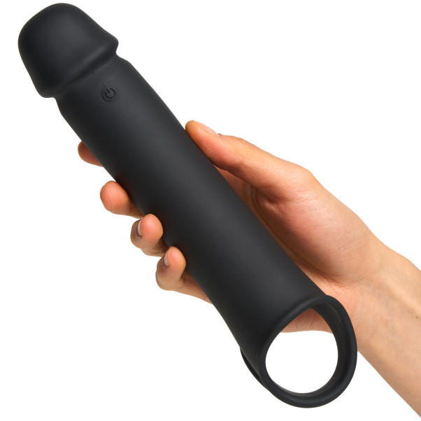 MR.MEMBR Power Vibrerende Penishylse Produktbilde med hånd 50