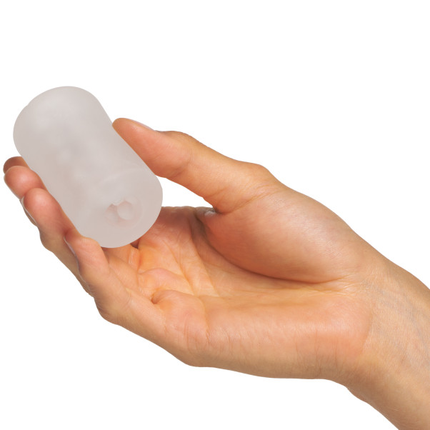 baseks Dotty Tube Onanihylse Produktbilde med hånd 50