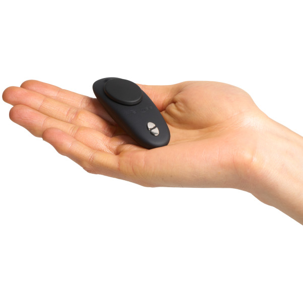 We-Vibe Moxie+ Trusevibrator med Fjernkontroll Produktbilde med hånd 50