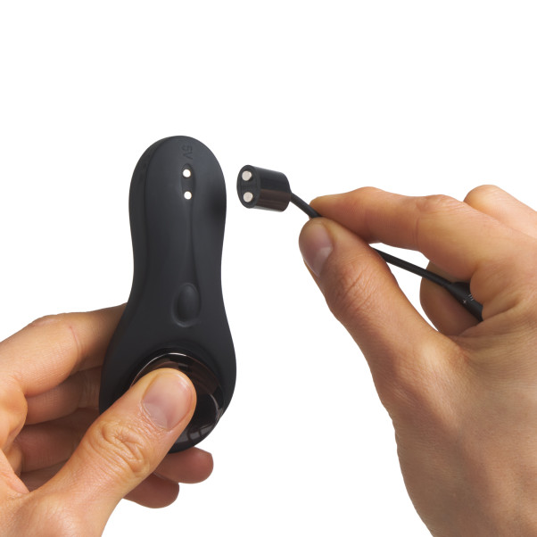 Dorcel Discreet Vibe + Produktbilde med hånd 52