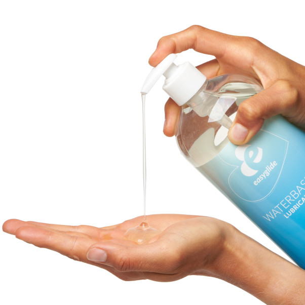 EasyGlide Vannbasert Glidemiddel 1000 ml Produktbilde med hånd 51