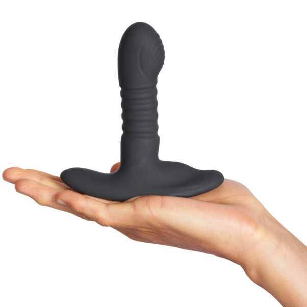 CalExotics Eclipse Thrusting Roterende Prostatastimulator Produktbilde med hånd 51