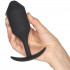 B-Vibe Snug Plug 4 Analplugg Produktbilde med hånd 50