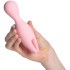 Svakom Nymph Soft Moving Finger Klitorisvibrator Produktbilde med hånd 51