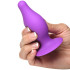 Squeeze-It Squeezable Medium Analplugg Produktbilde med hånd 5