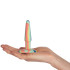 A-Play Groovy Sunrise Analplugg 10,8 cm Produktbilde med hånd 50